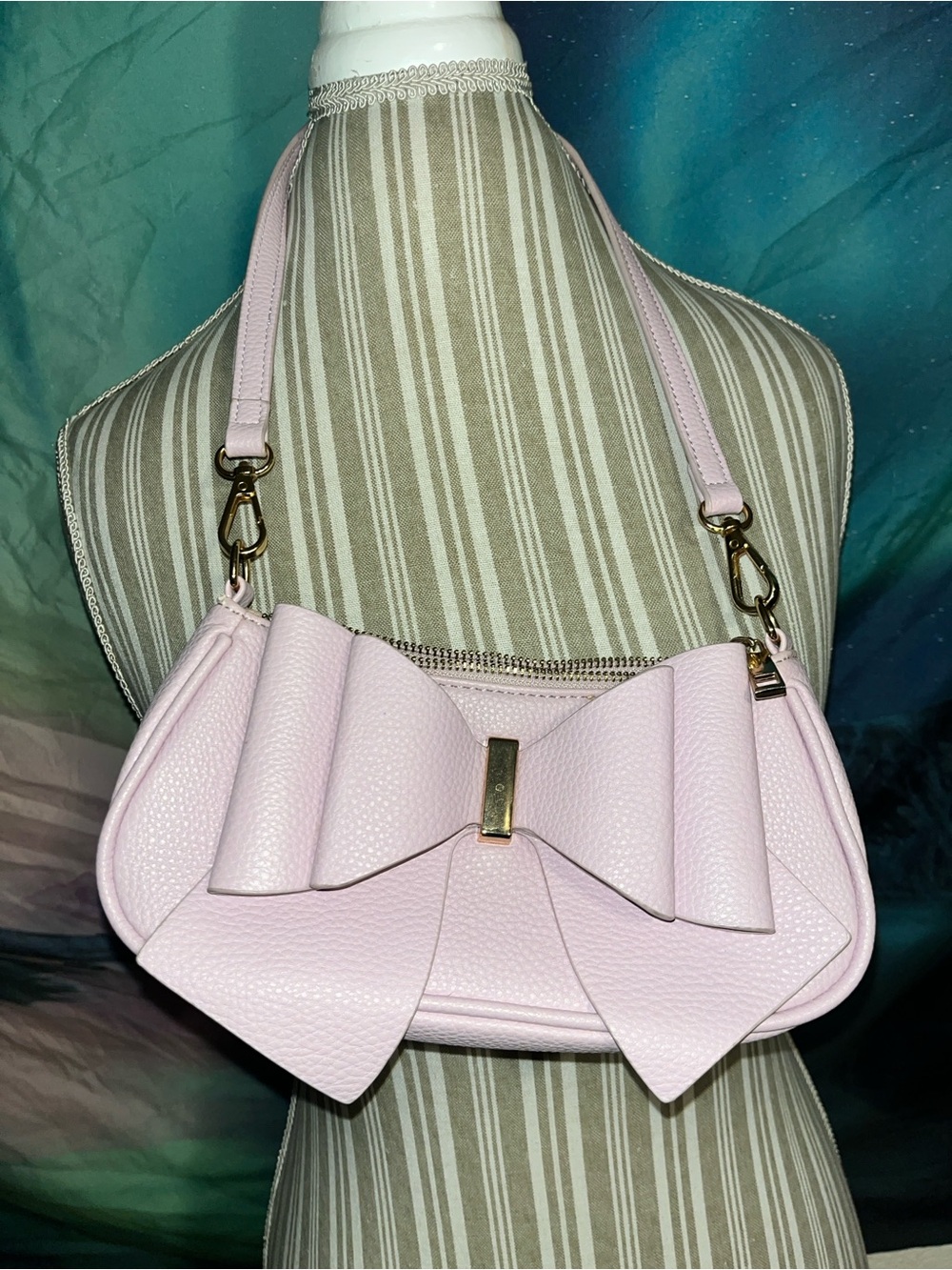 Light Pink Bow-Accent Shoulder Bag